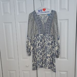 Sincerly Jules Cream and Blue Floral Midi Dress